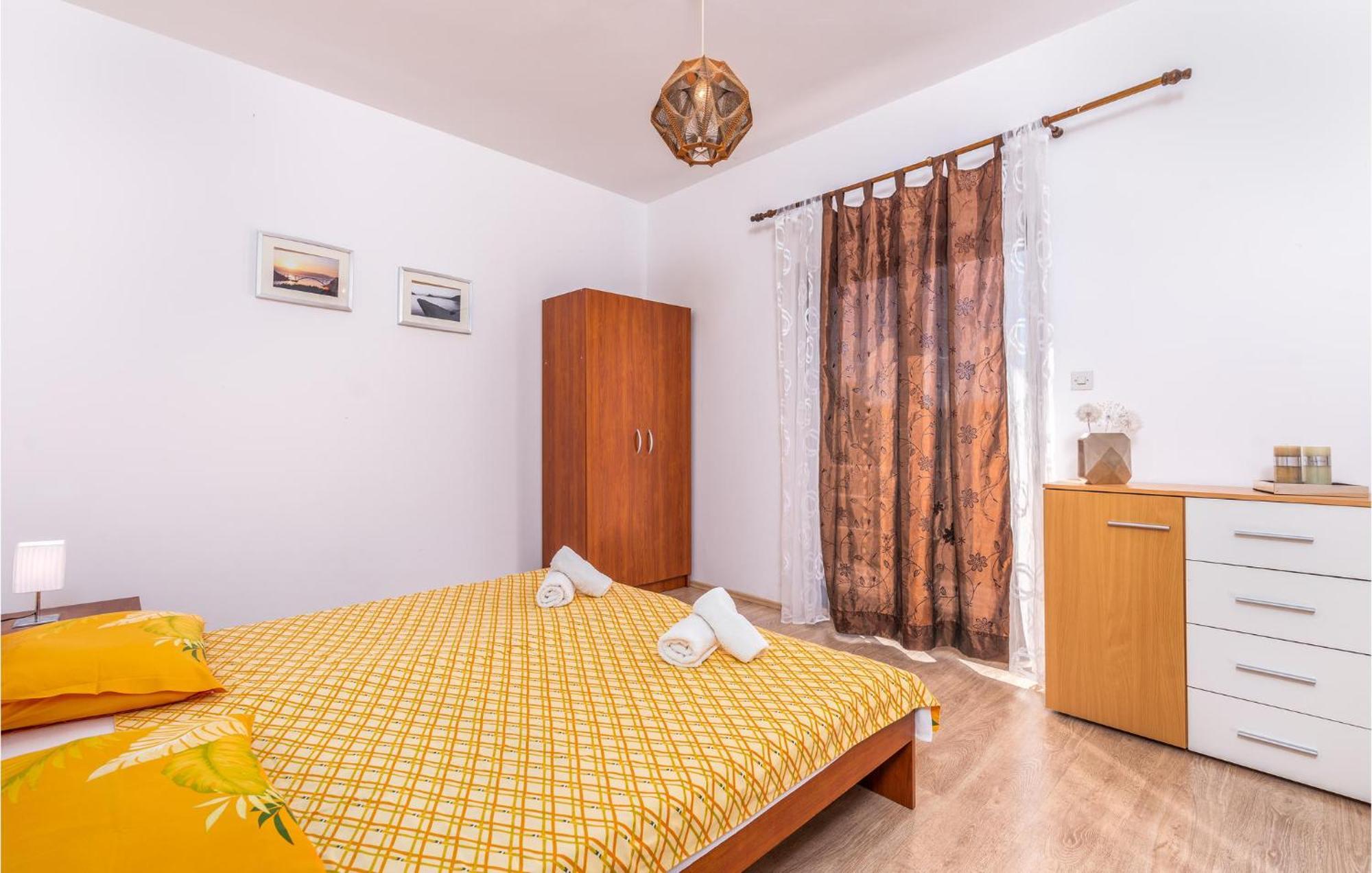 Gorgeous Apartment In Krk With Kitchen Крк Экстерьер фото