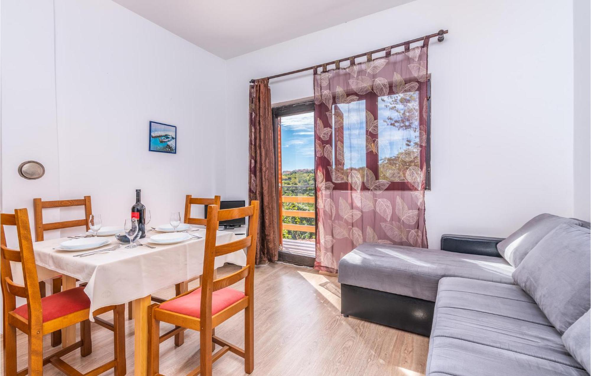 Gorgeous Apartment In Krk With Kitchen Крк Экстерьер фото